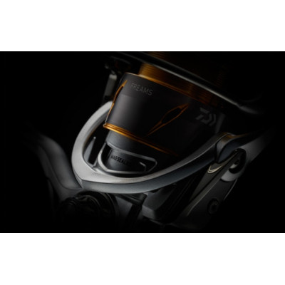 Спиннинговая катушка Daiwa 21 Freams LT 3000