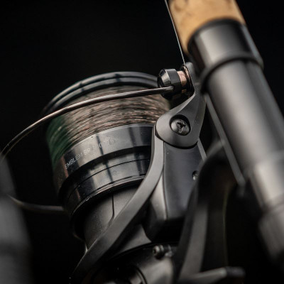 Катушка безынерционная Daiwa 22 Emblem BR 10000