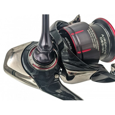 Катушка спиннинговая Daiwa 23 Fuego LT 3000D-C