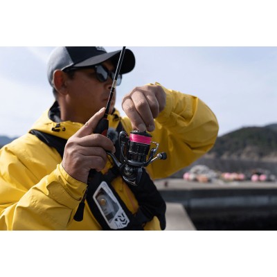 Спиннинговая катушка Daiwa 24 Luvias SF